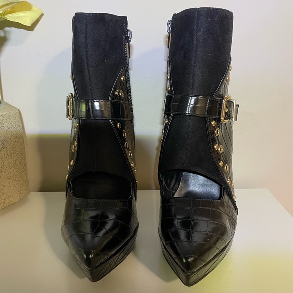NWOT RIMI Scene Size 8 Black Platform Stiletto Pleaser Boots with Golden Details - Picture 2 of 8